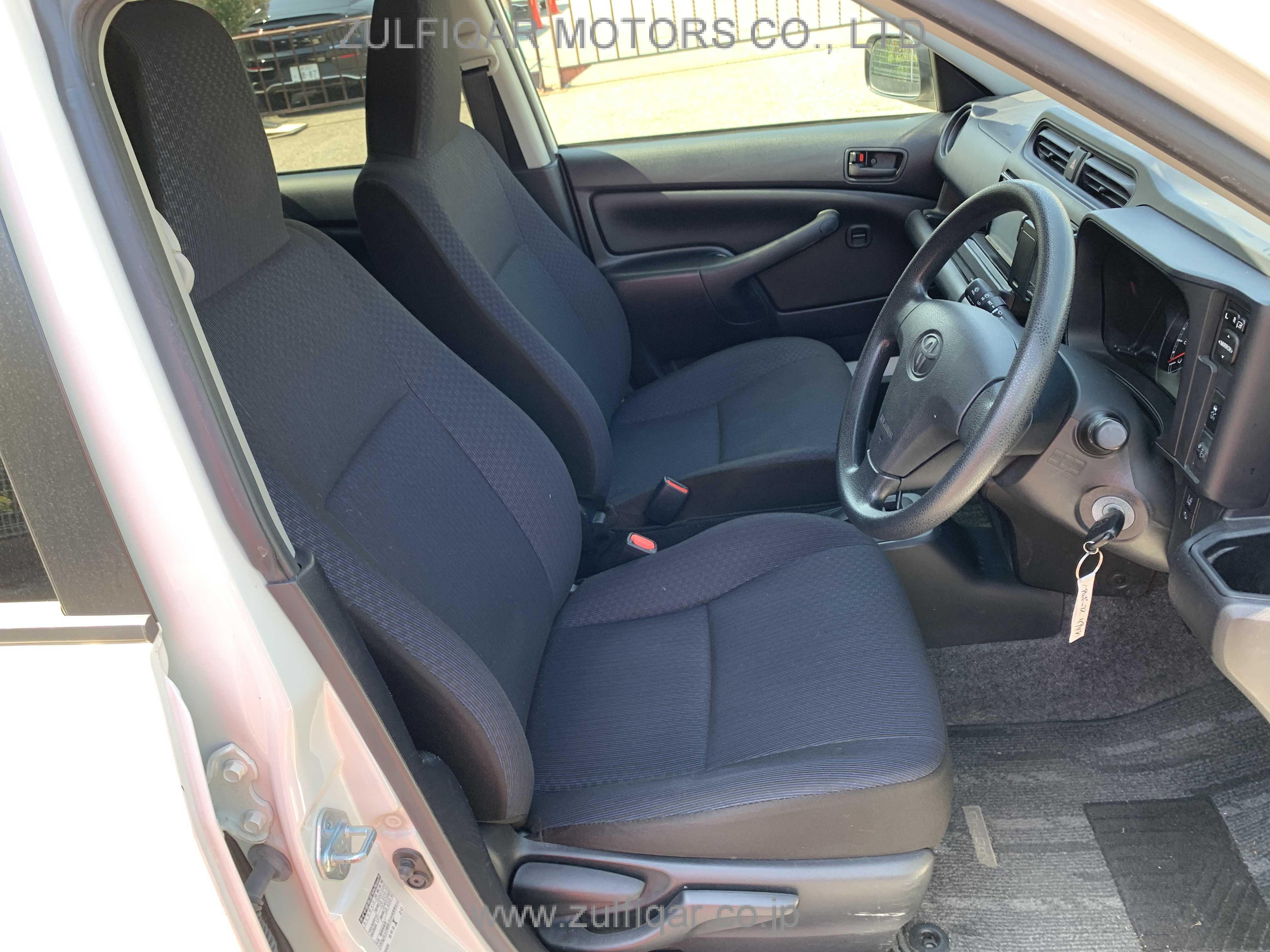 TOYOTA PROBOX 2017 Image 12