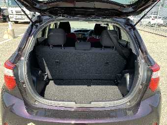 TOYOTA VITZ 2017 Image 14