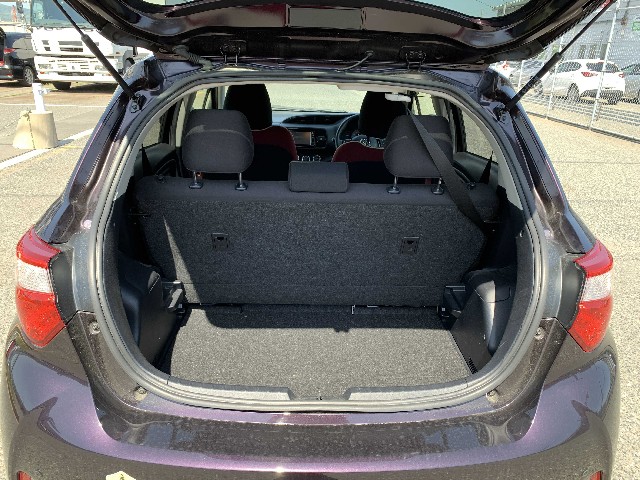 TOYOTA VITZ 2017 Image 20