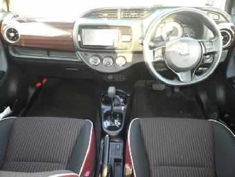 TOYOTA VITZ 2017 Image 3