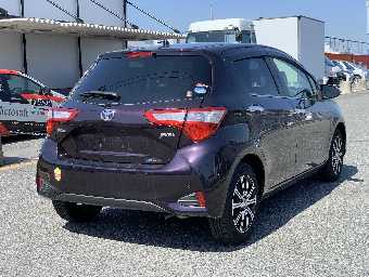 TOYOTA VITZ 2017 Image 16
