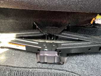 TOYOTA VITZ 2017 Image 7