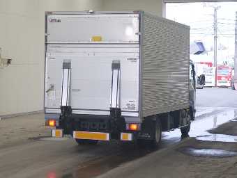 ISUZU ELF TRUCK 2010 Image 2