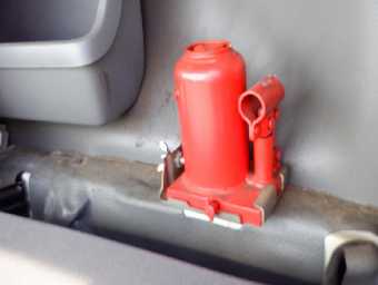 ISUZU ELF TRUCK 2010 Image 22