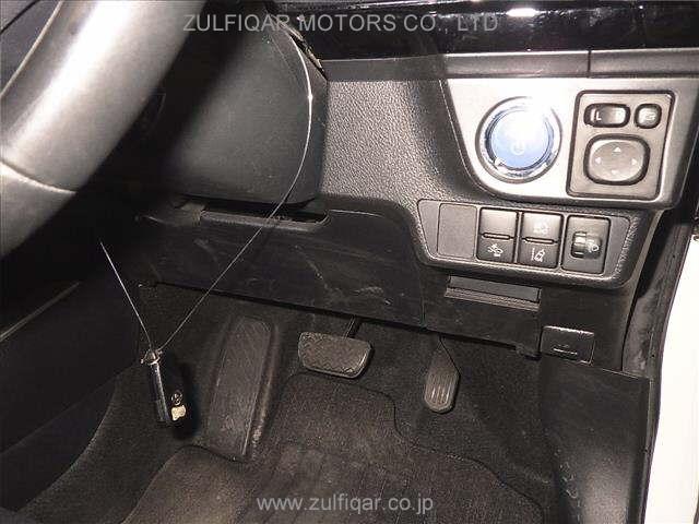 TOYOTA COROLLA FIELDER 2018 Image 7