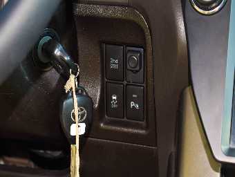 TOYOTA PRADO 2012 Image 13