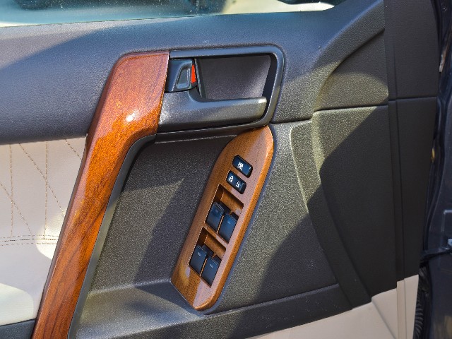 TOYOTA PRADO 2012 Image 22