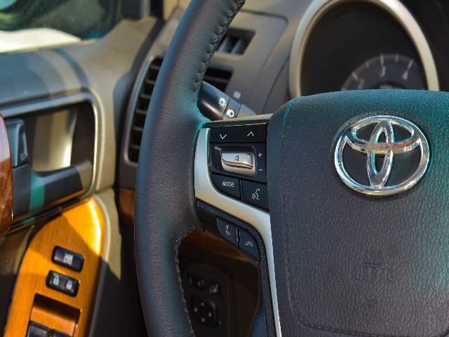 TOYOTA PRADO 2012 Image 23