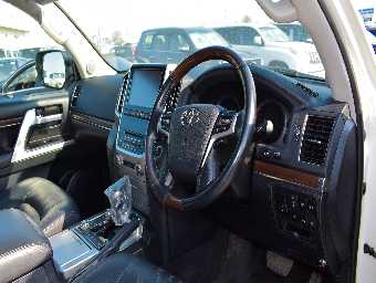 TOYOTA LAND CRUISER 2019 Image 12