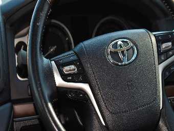 TOYOTA LAND CRUISER 2019 Image 15