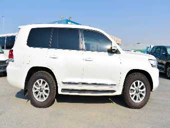 TOYOTA LAND CRUISER 2019 Image 8