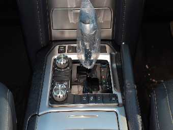 TOYOTA LAND CRUISER 2019 Image 10