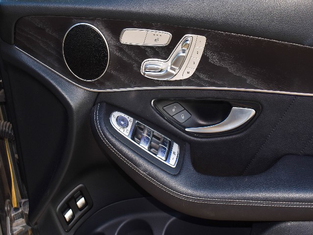 MERCEDES BENZ GLC CLASS 2019 Image 20