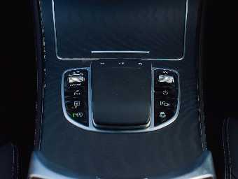 MERCEDES BENZ GLC CLASS 2019 Image 20