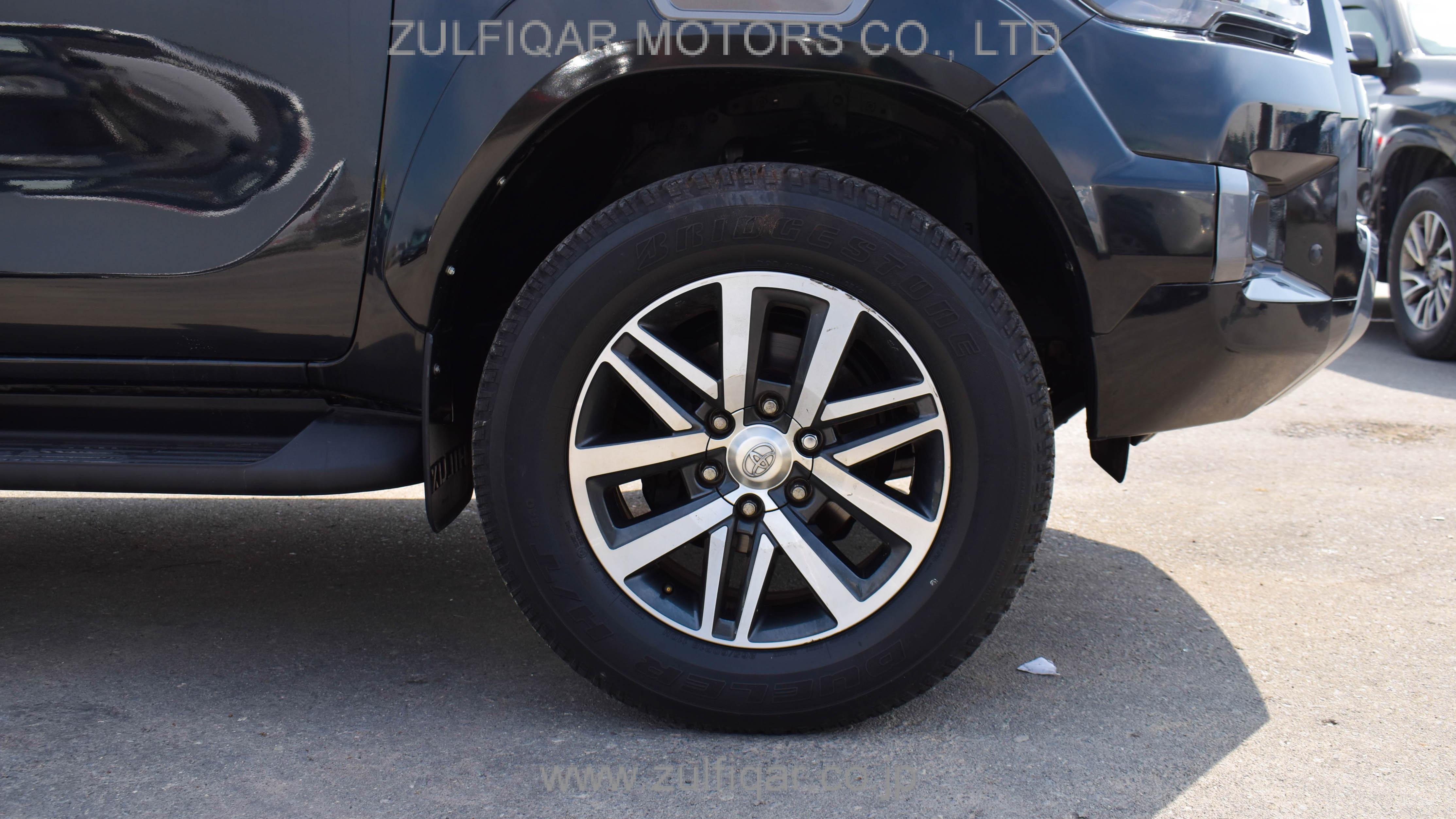 TOYOTA HILUX 2016 Image 6