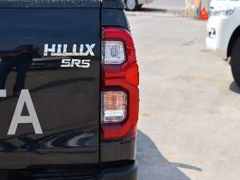 TOYOTA HILUX 2016 Image 9
