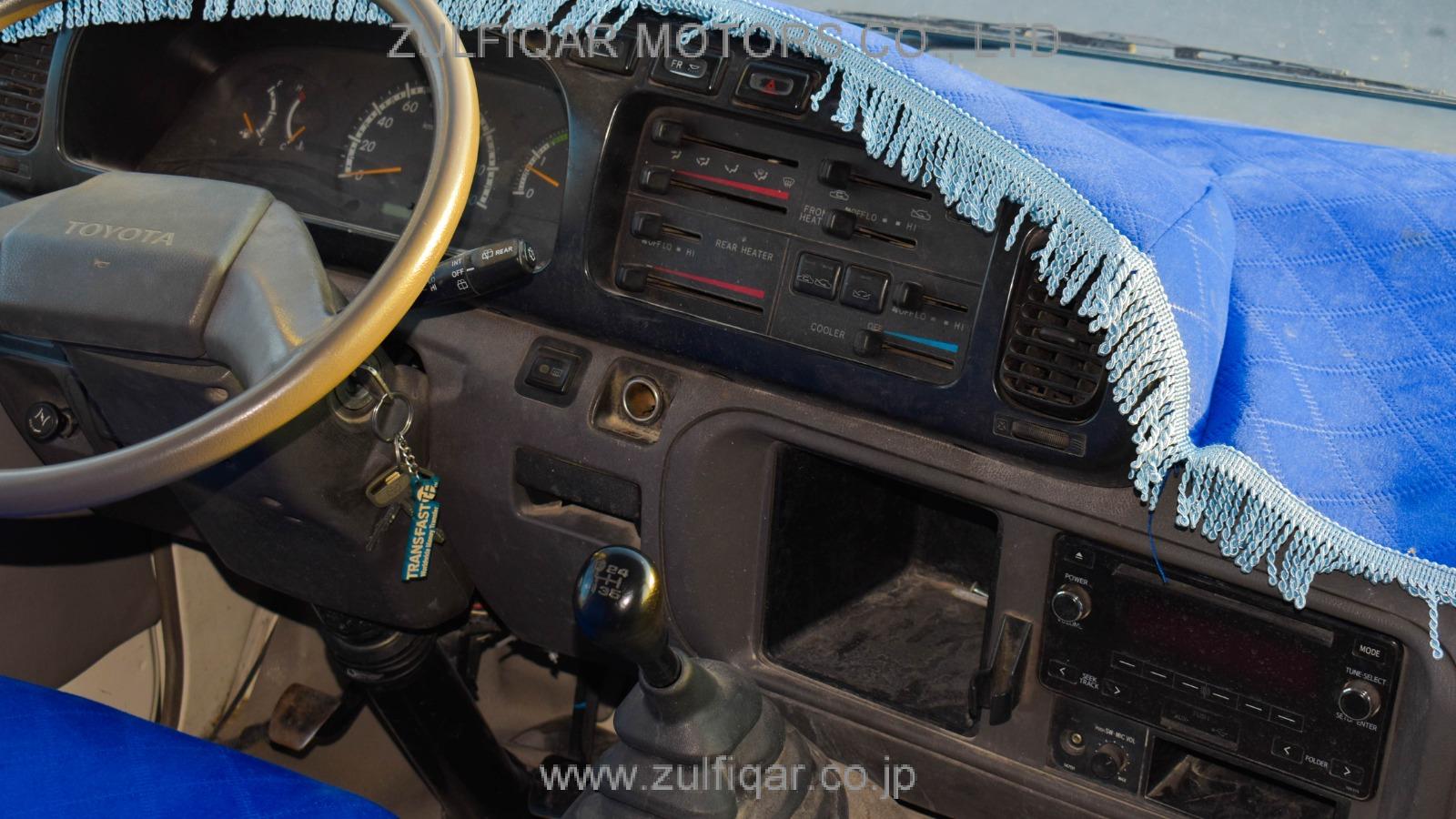 TOYOTA COASTER 2016 Image 12