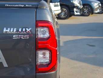 TOYOTA HILUX 2021 Image 8