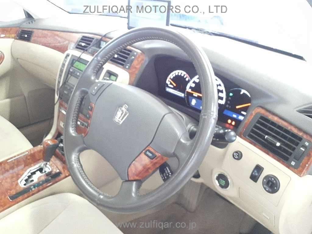 TOYOTA CROWN 2006 Image 7