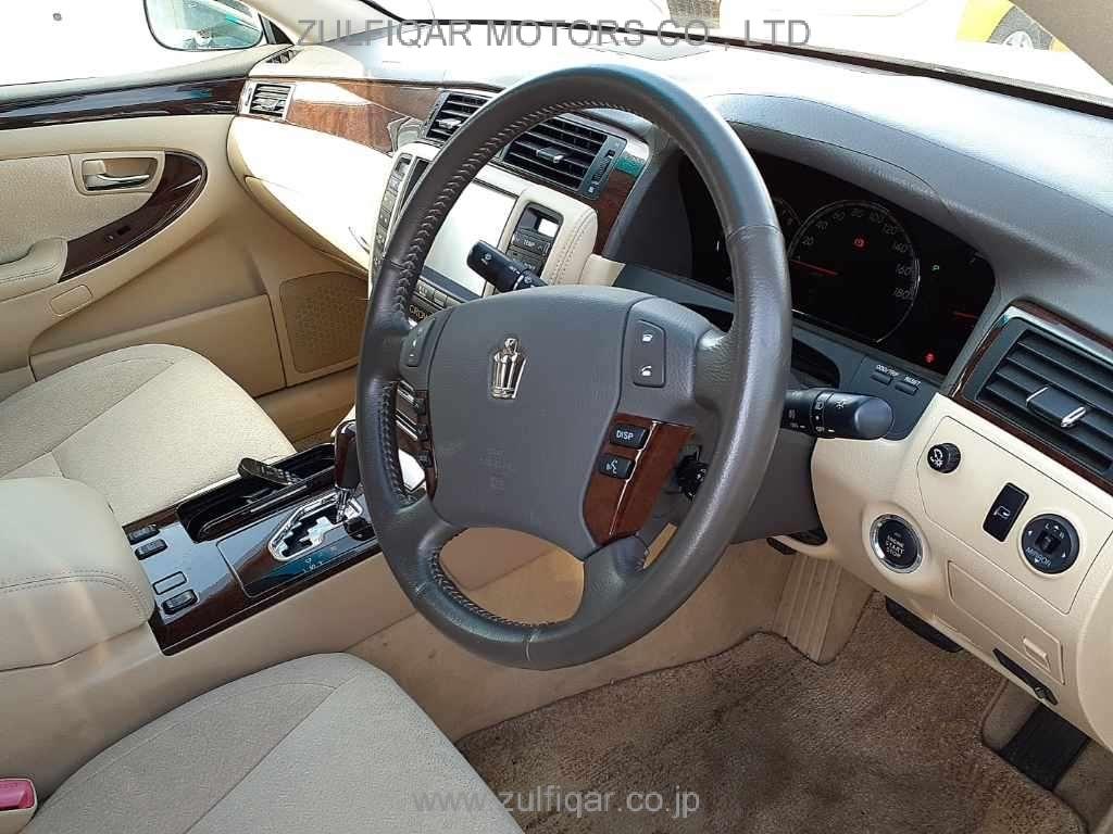 TOYOTA CROWN 2006 Image 7