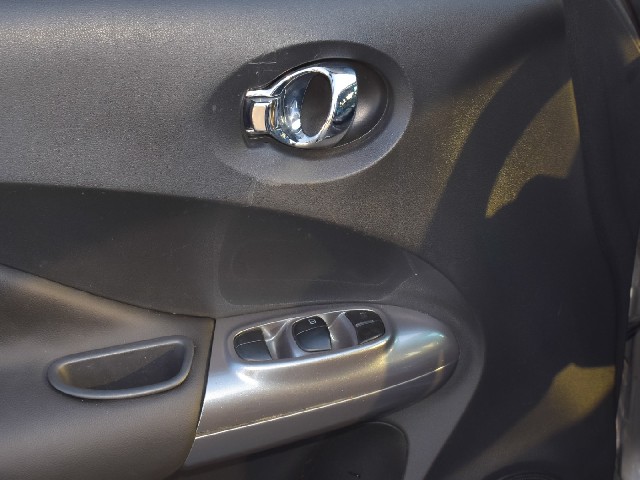 NISSAN JUKE 2011 Image 19