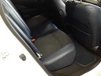 NISSAN LEAF 2019 Image 9