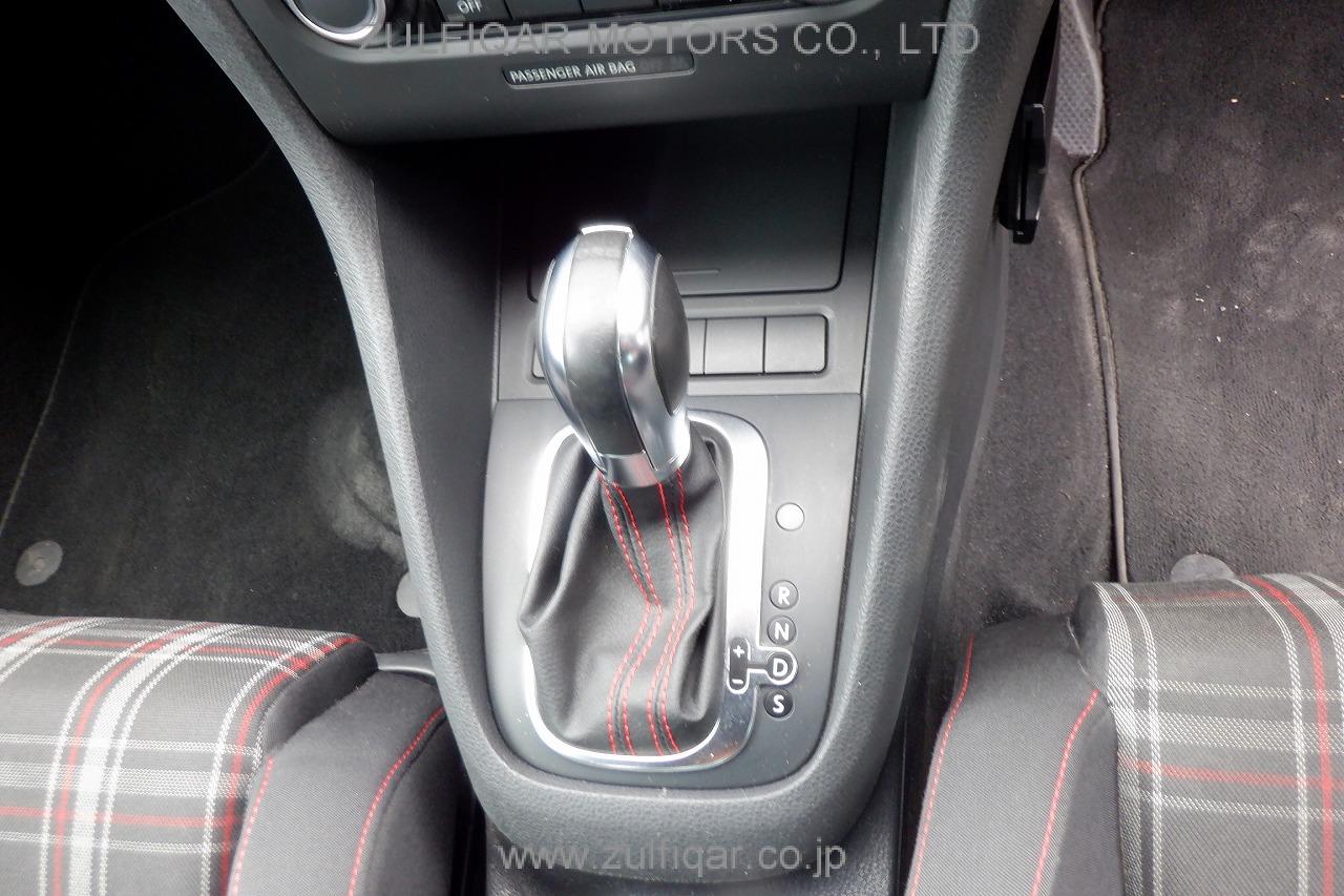 VOLKSWAGEN GOLF 2011 Image 9