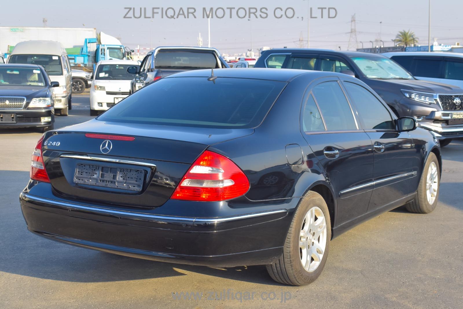MERCEDES BENZ E CLASS 2004 Image 2