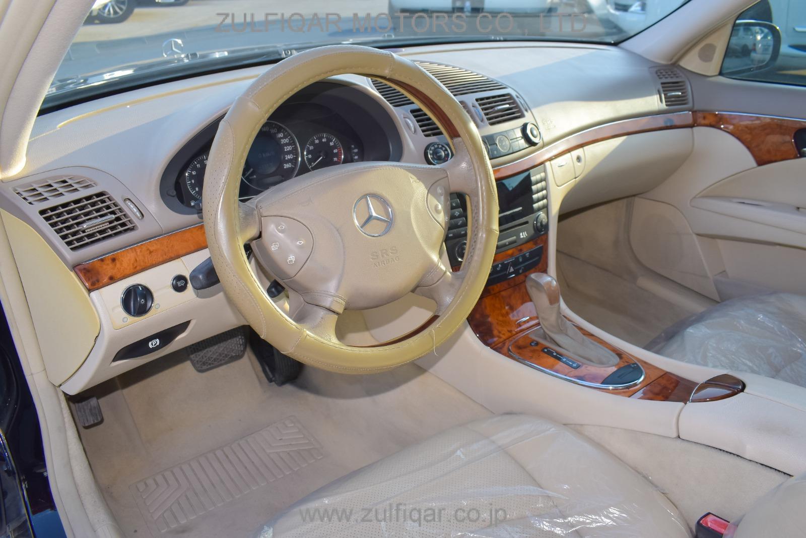 MERCEDES BENZ E CLASS 2004 Image 3
