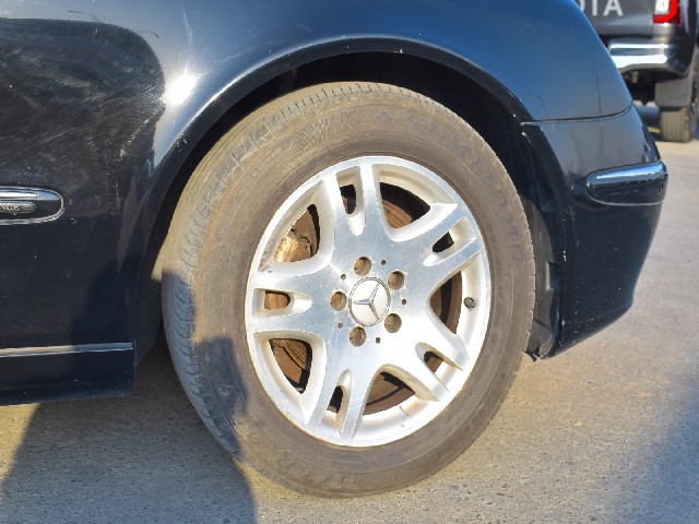 MERCEDES BENZ E CLASS 2004 Image 22