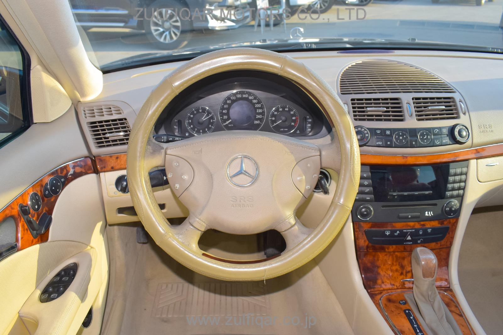 MERCEDES BENZ E CLASS 2004 Image 7