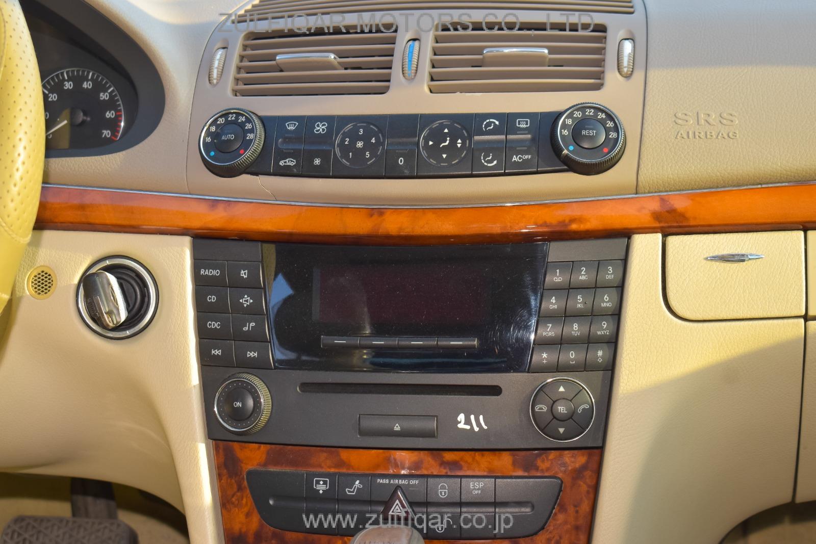 MERCEDES BENZ E CLASS 2004 Image 8