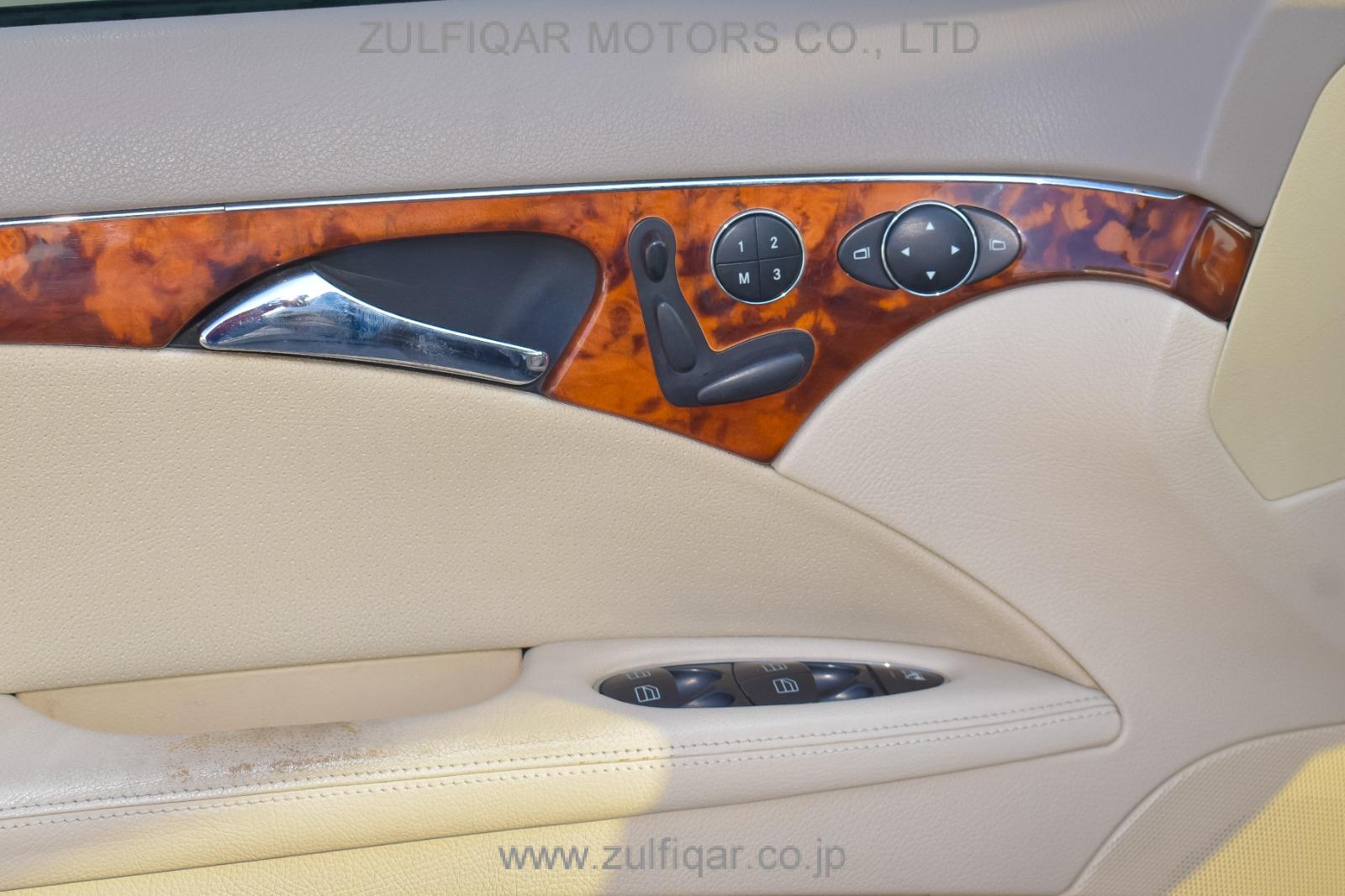 MERCEDES BENZ E CLASS 2004 Image 10