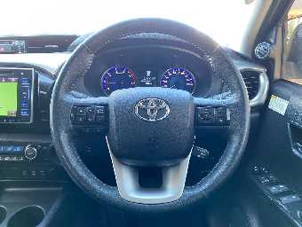 TOYOTA HILUX 2017 Image 4