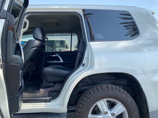 TOYOTA LAND CRUISER 2015 Image 19