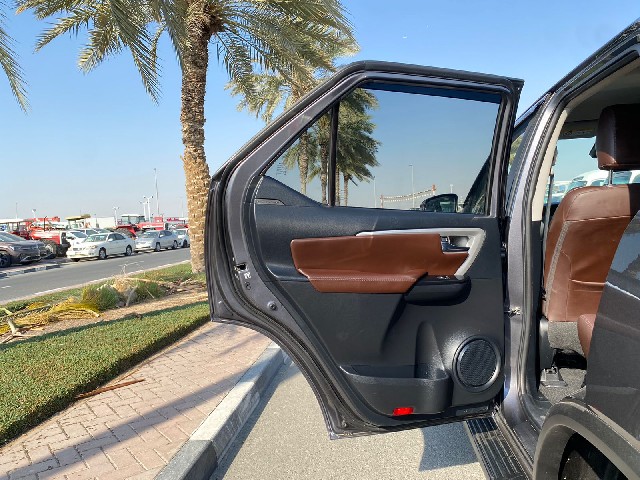 TOYOTA FORTUNER 2020 Image 20