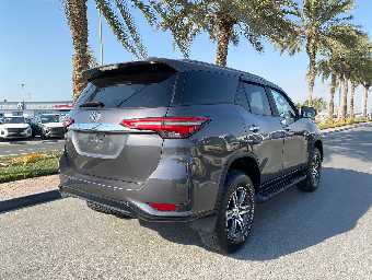TOYOTA FORTUNER 2020 Image 6