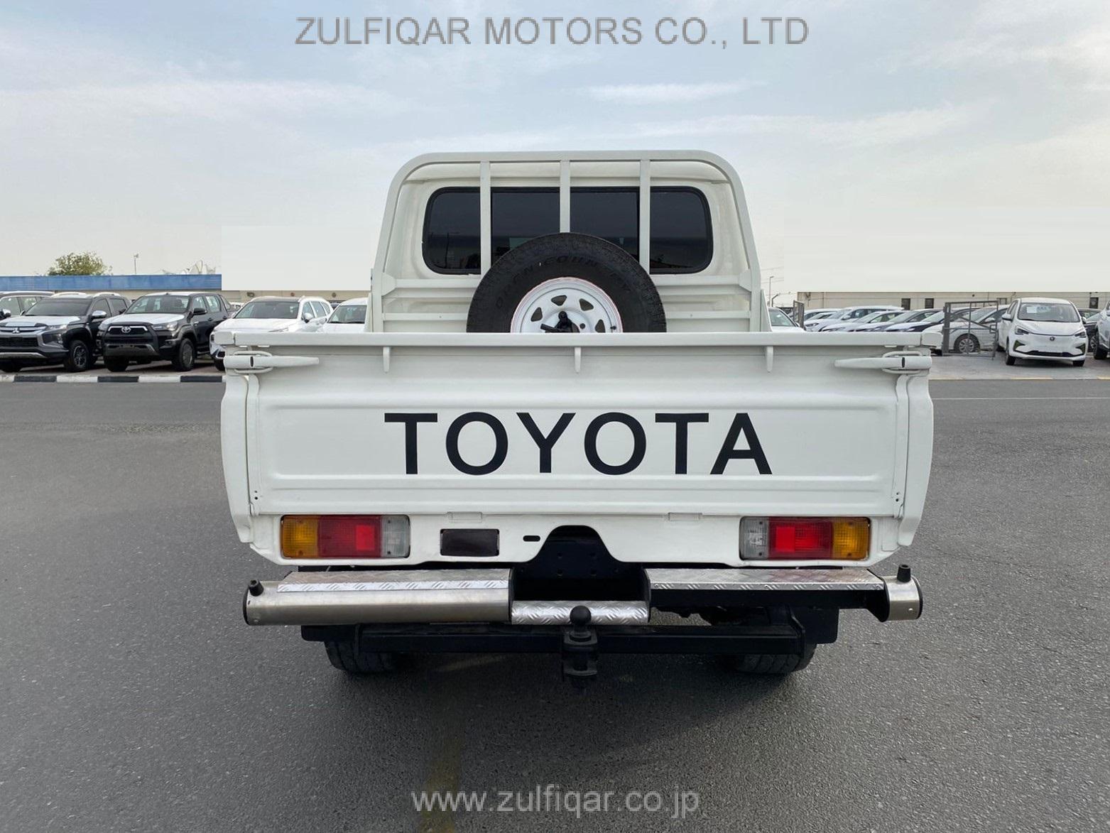 TOYOTA LAND CRUISER 2015 Image 2