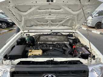 TOYOTA LAND CRUISER 2015 Image 18