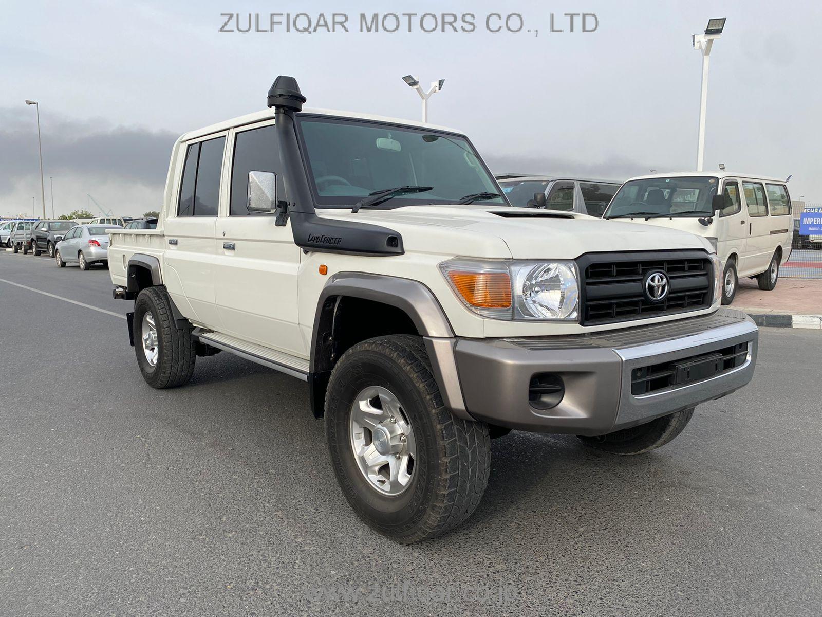 TOYOTA LAND CRUISER 2015 Image 5