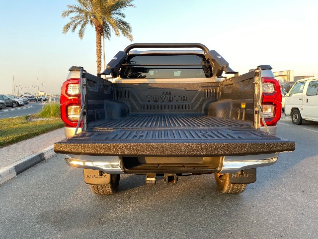 TOYOTA HILUX 2021 Image 28