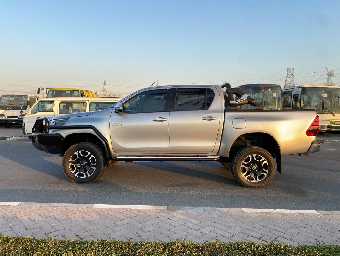 TOYOTA HILUX 2021 Image 5