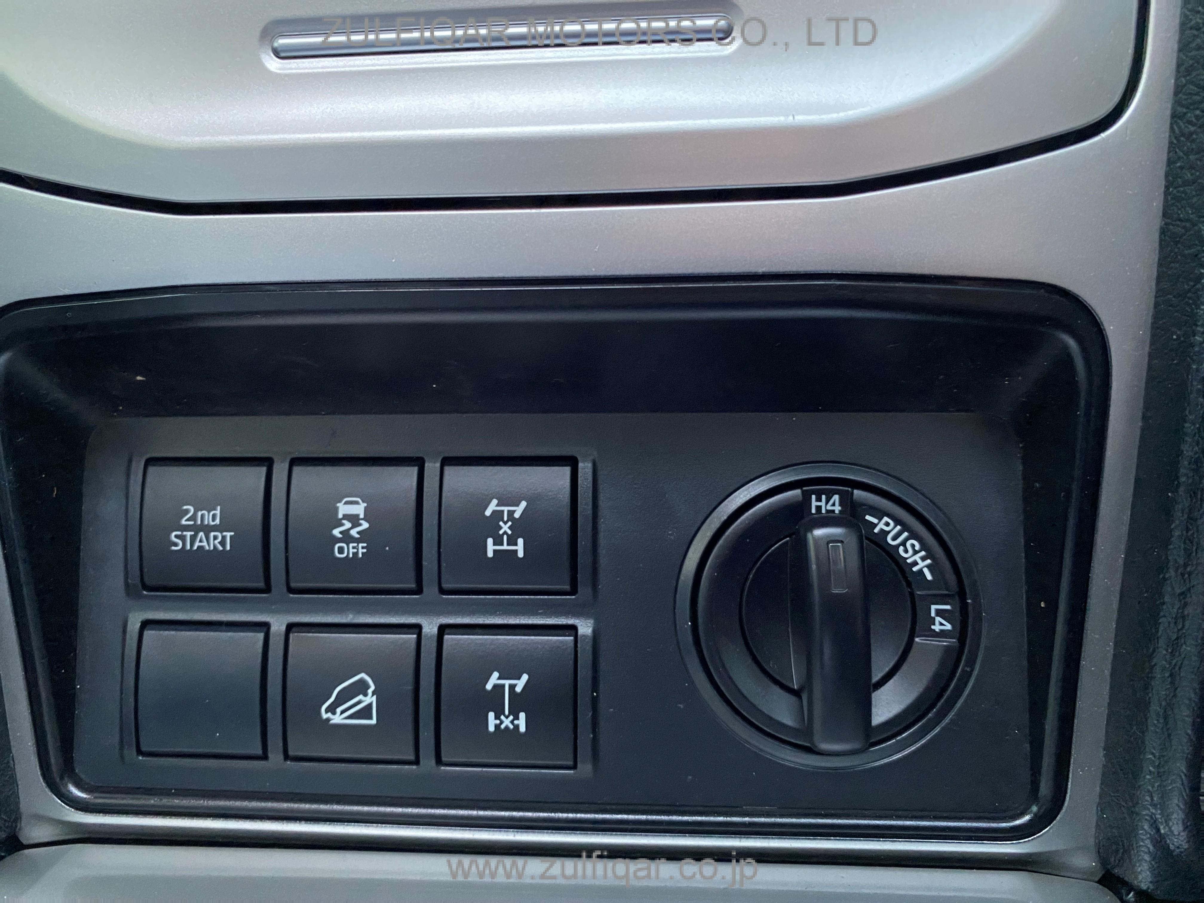 TOYOTA PRADO 2018 Image 25