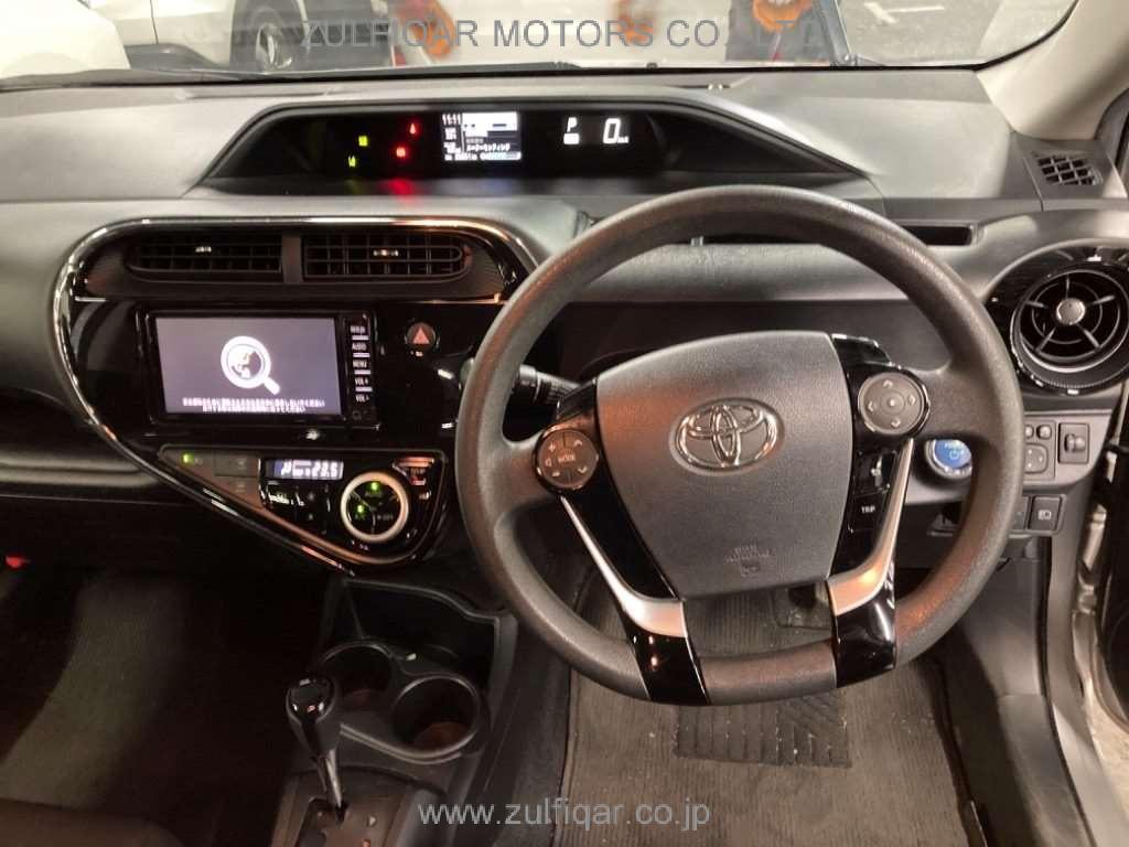 TOYOTA AQUA 2018 Image 6