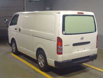 TOYOTA HIACE 2017 Image 4