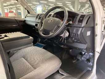 TOYOTA HIACE 2017 Image 5