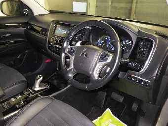 MITSUBISHI OUTLANDER 2019 Image 3