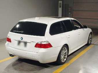 BMW 5 SERIES 2010 Image 2