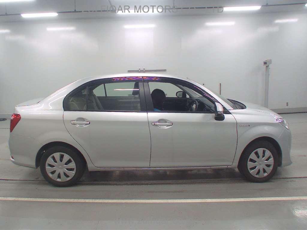 TOYOTA COROLLA AXIO 2017 Image 3