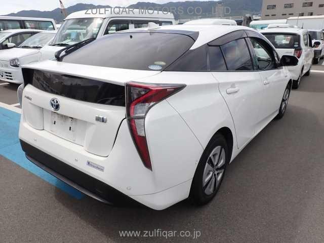 TOYOTA PRIUS 2018 Image 2